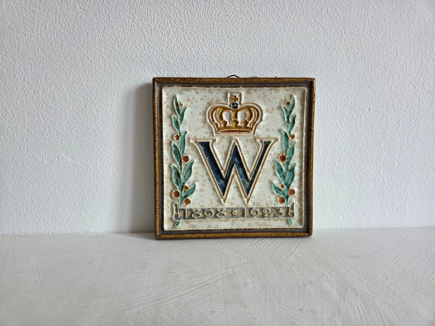 keramieken jubileumtegel Wilhelmina 1923 Porceleyne Fles