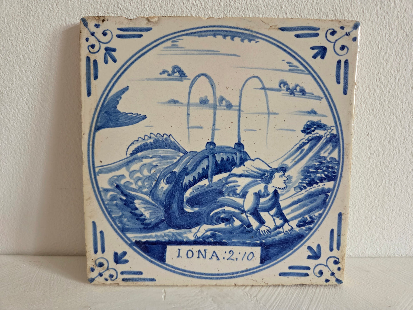 tegel met tekstband iona 2 10