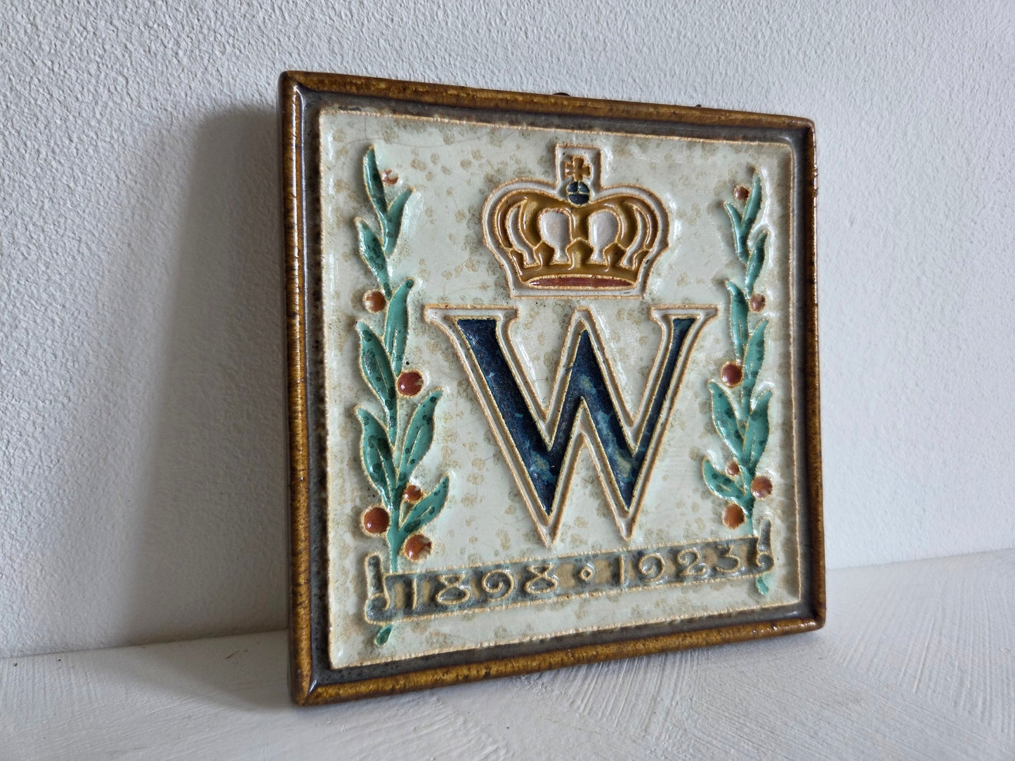 tegel Delft Porceleyne Fles W monogram koninklijk 1923