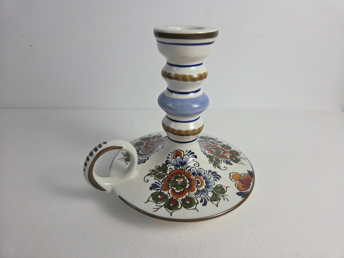 keramieken kandelaar met zeefdrukdecoratie