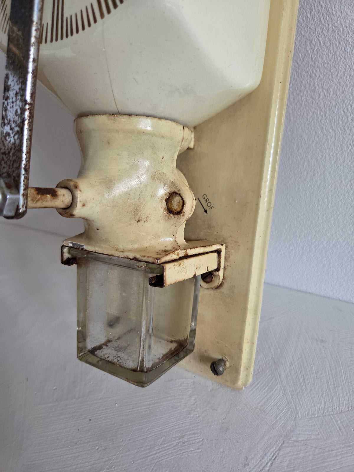 wandmodel koffiemolen met deksel