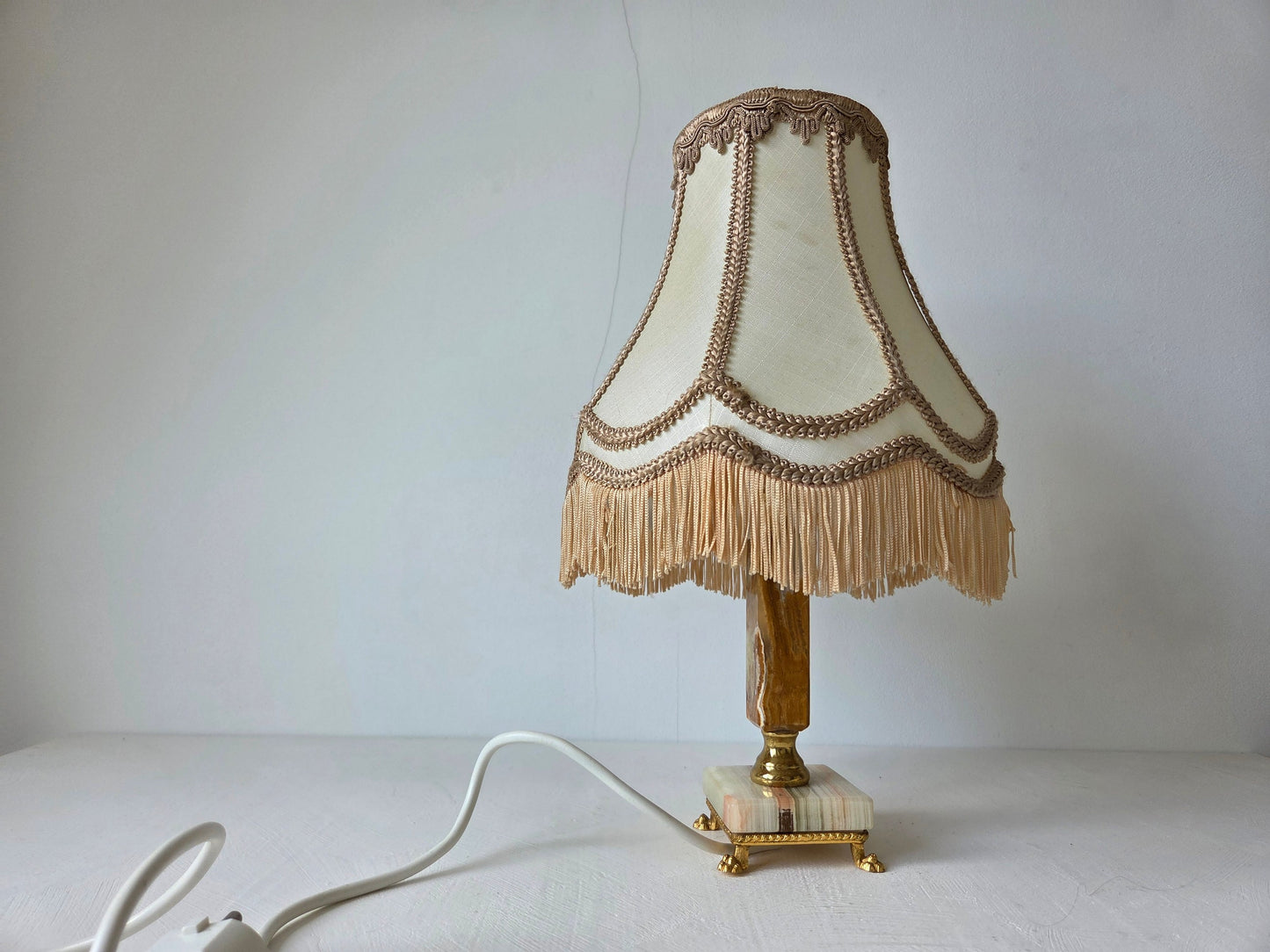 lamp onyx vierkante voet franjes beige bruine tinten