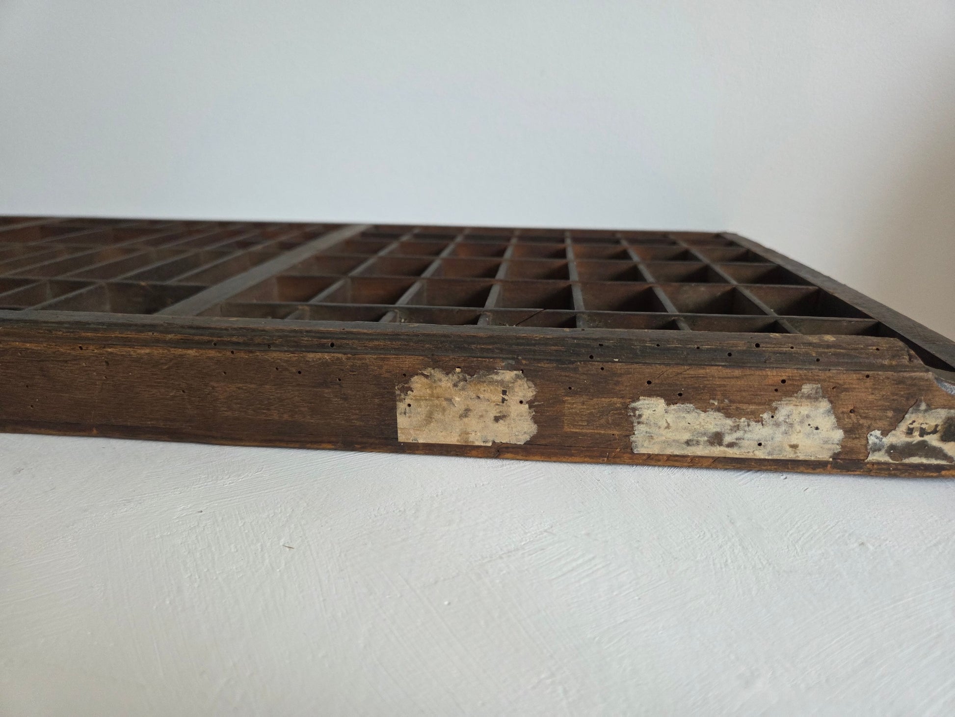 drukkerijletterbak hout intensief gebruikt verkleuring