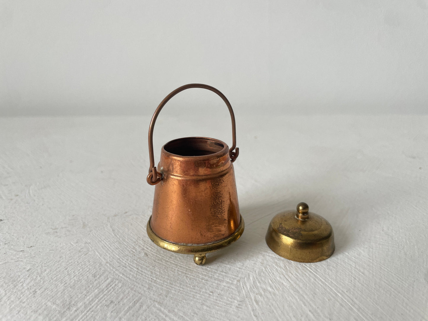 miniatuur doofpot voor letterbak