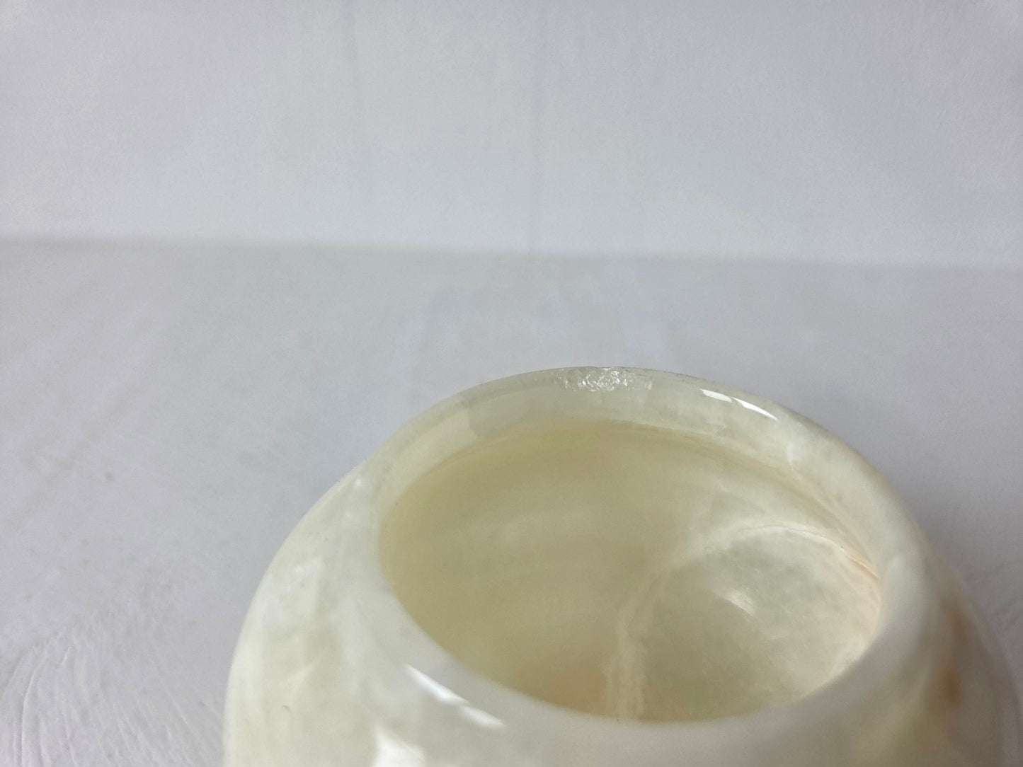 klein onyx potje met deksel warme crèmekleur