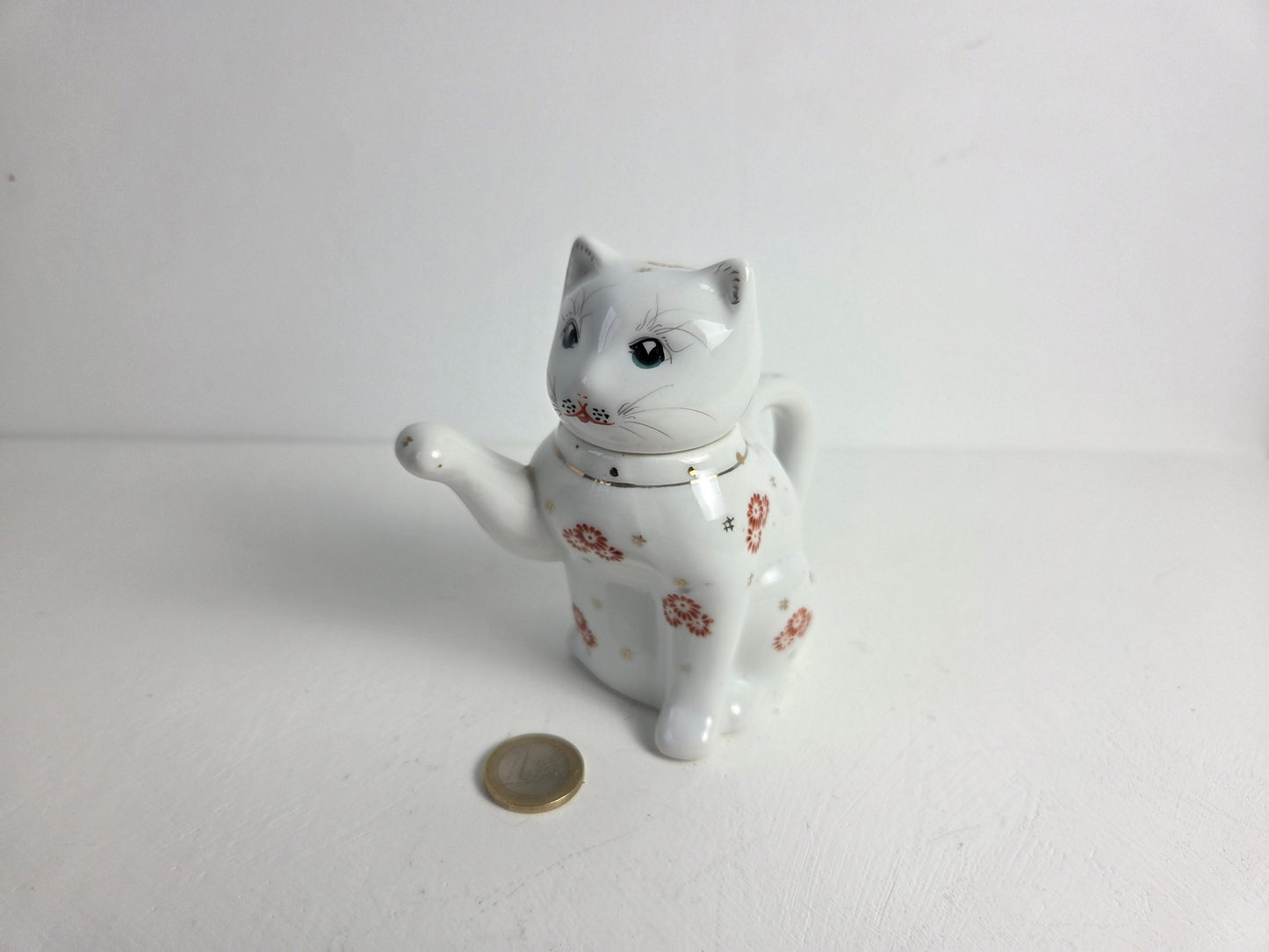 vintage theepot kat geschilderde ogen snorharen porselein