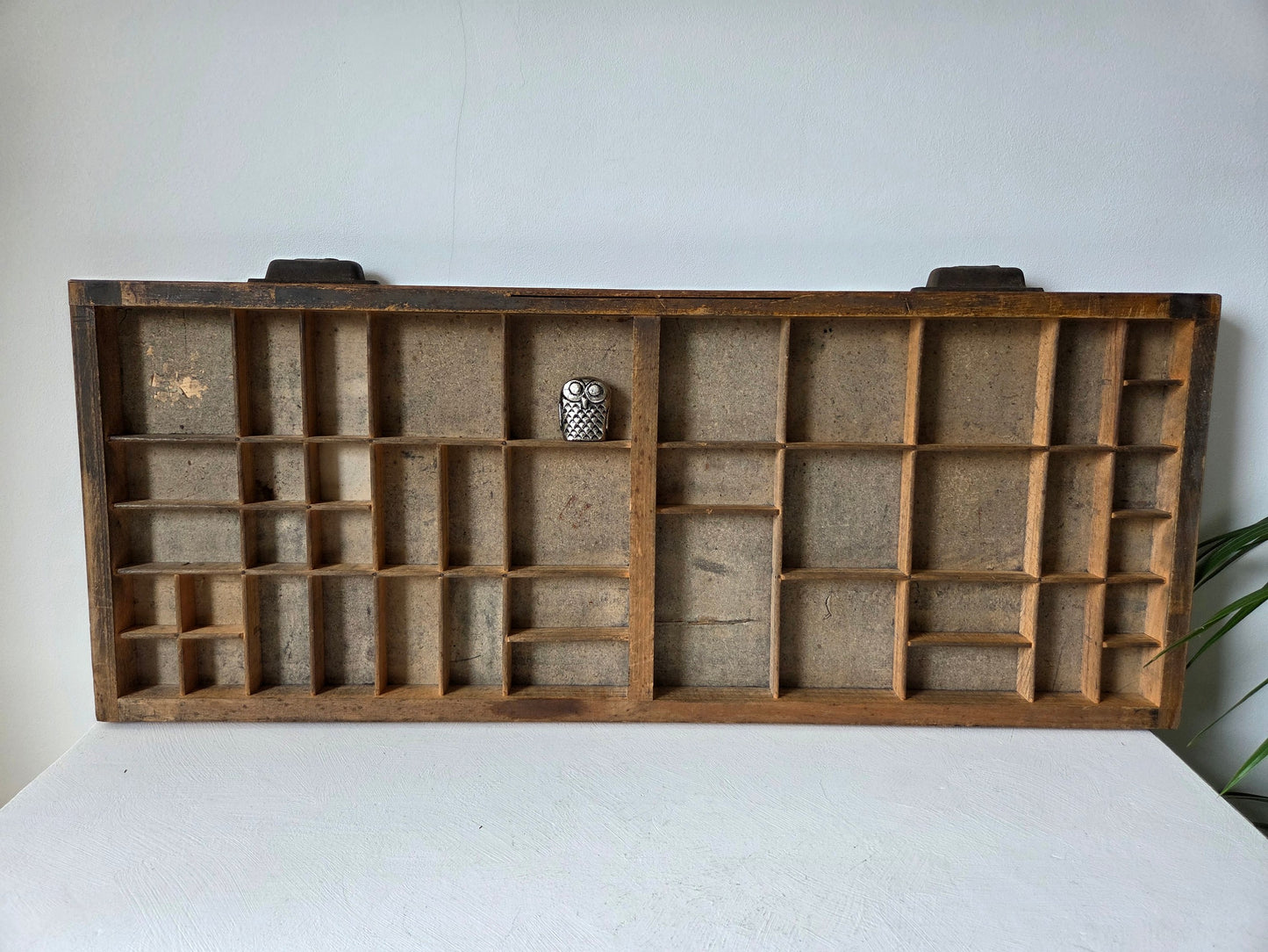Houten letterbak vintage wandrek met grepen