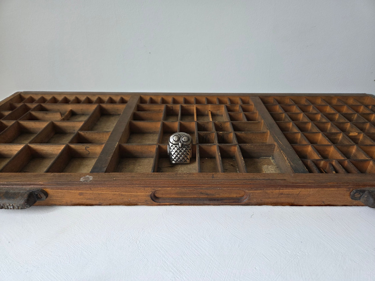 letterbak hout met verschillende vakjes