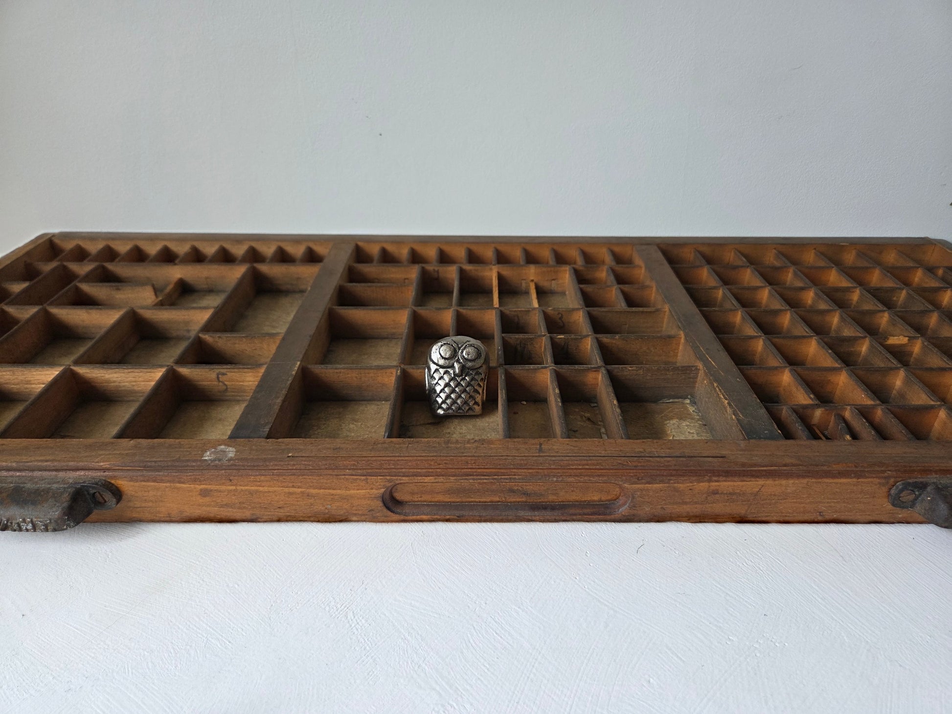 letterbak hout met verschillende vakjes