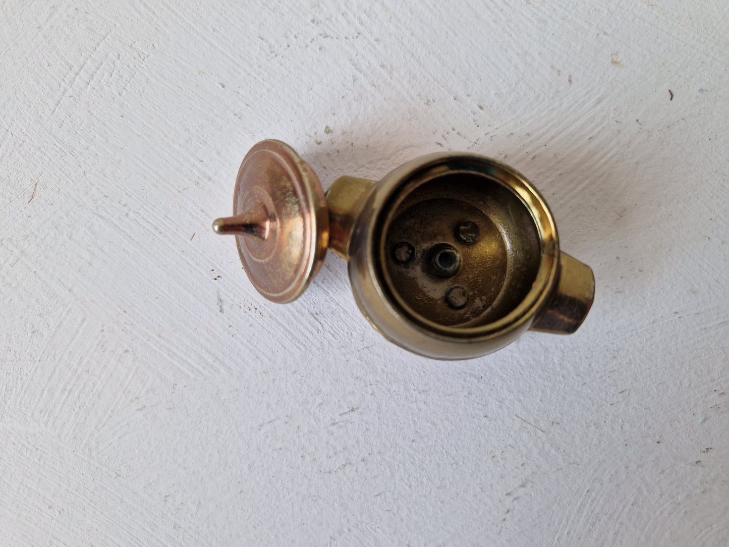 vintage messing miniatuur pot met deksel