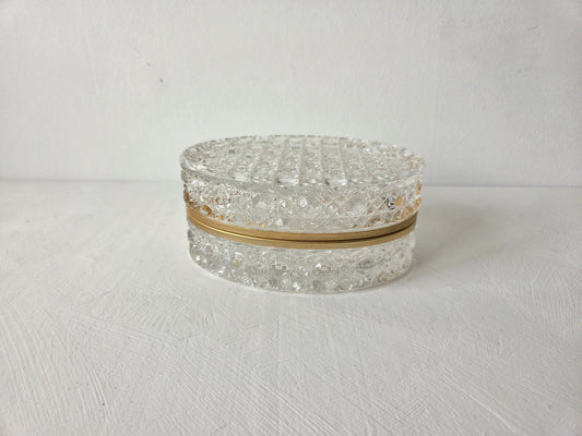ovaal kristallen doosje met sluitrand